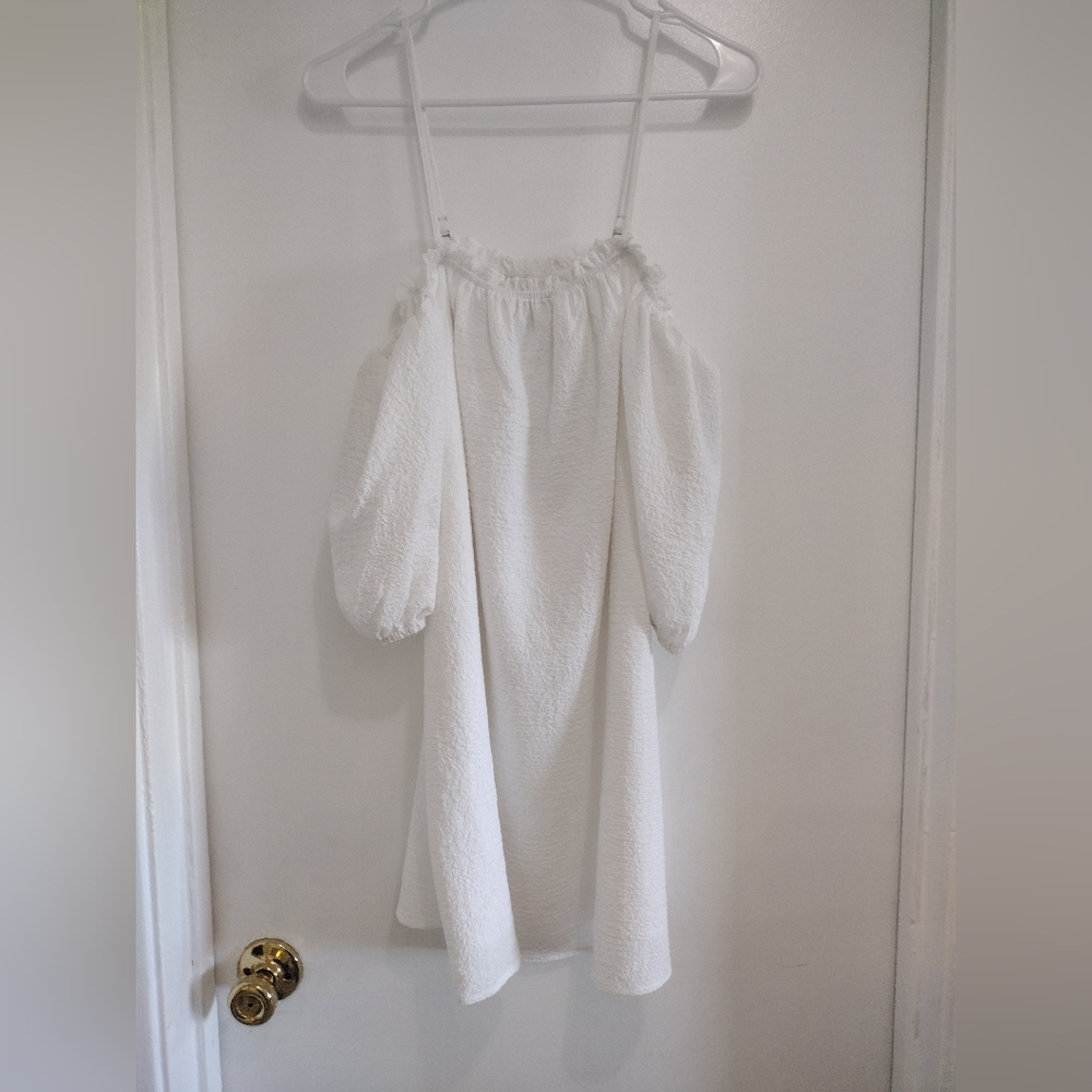 NWT Forever 21 White Off The Shoulder Dress Size S